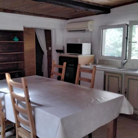 Cabanon 50M2 Villa Meounes-les-Montrieux Bagian luar foto
